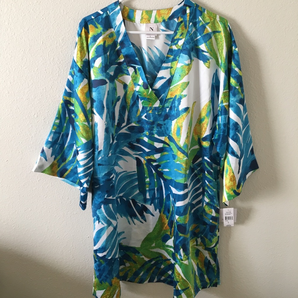 LAST CHANCE//NWT Natori Vneck Tunic Kimono Sleeves